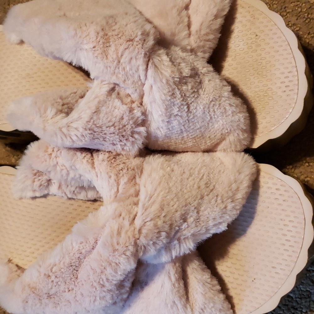 The Averie Hot Pink Faux Fur Slides
